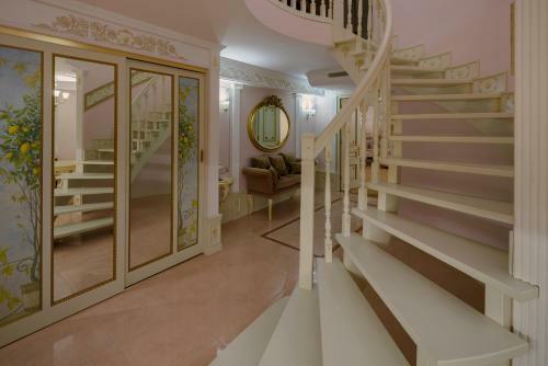 Hotel Brullov Mansion