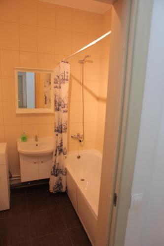 Apartment On Medikov 10