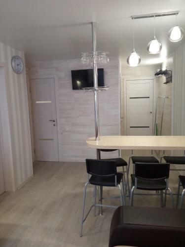 Apartamento ??????????? ?? Dzerzhinskogo, 6. 3-????????? ????????