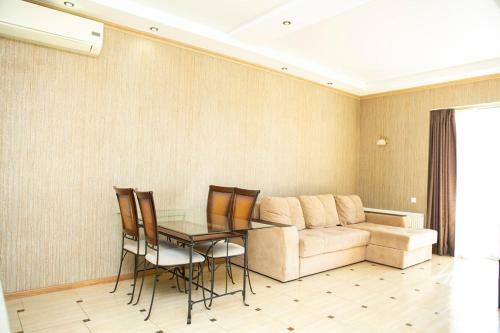 Ideal House Apart