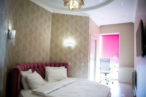 Ideal House Apart
