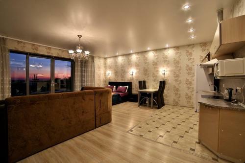 Ideal House Apart