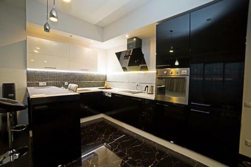 Ideal House Apart