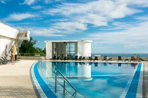 Ideal House Apart