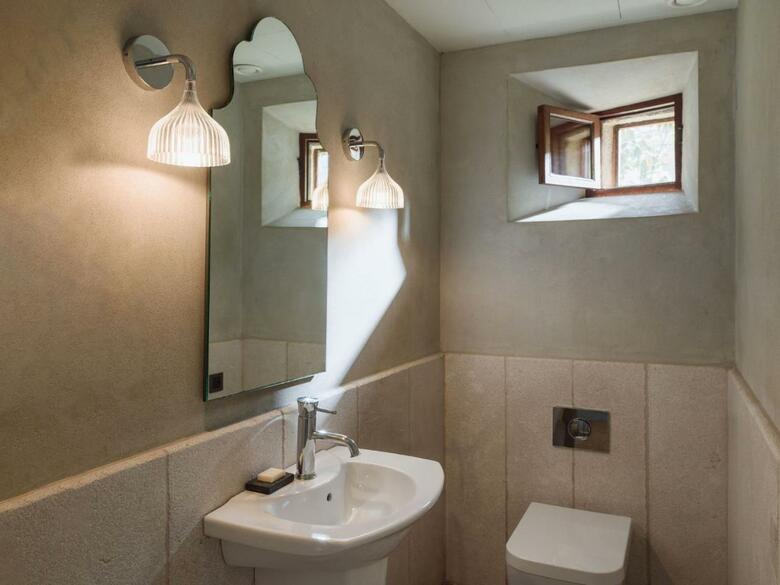Kinsterna Hotel & Spa