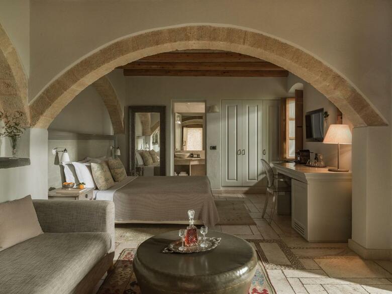 Kinsterna Hotel & Spa