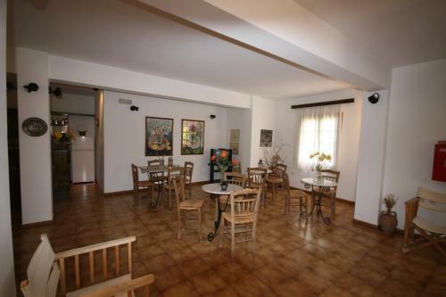 Venetia Apartments