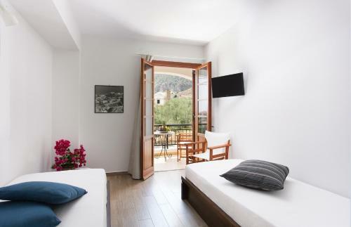 Venetia Apartments