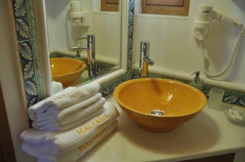 Malvasia Traditional Hotel