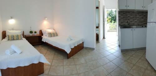 Camping Linaraki Apartments & Bungalows