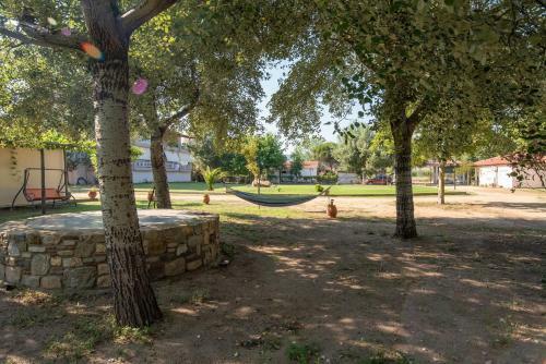 Camping Linaraki Apartments & Bungalows
