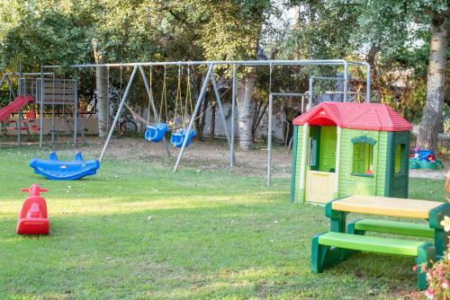 Camping Linaraki Apartments & Bungalows