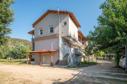 Camping Linaraki Apartments & Bungalows