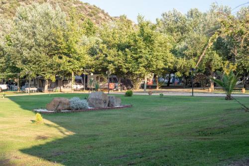 Camping Linaraki Apartments & Bungalows