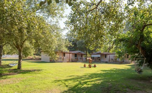 Camping Linaraki Apartments & Bungalows