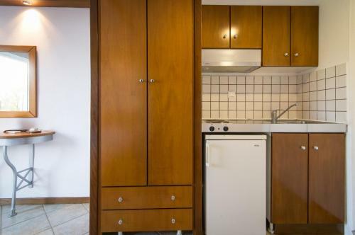 Linaraki Studios & Apartments