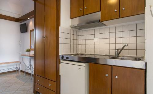 Linaraki Studios & Apartments