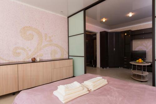 Apartamento ?????????? ??????????? Chernikovka Deluxe