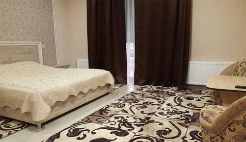 Hotel ????????? Gombor