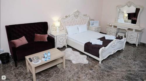 G-hotel
