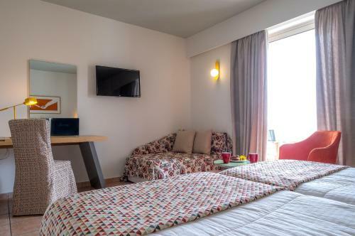 Hotel Flisvos Royal