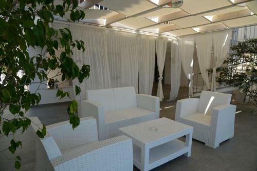 Viaros Hotel Apartments