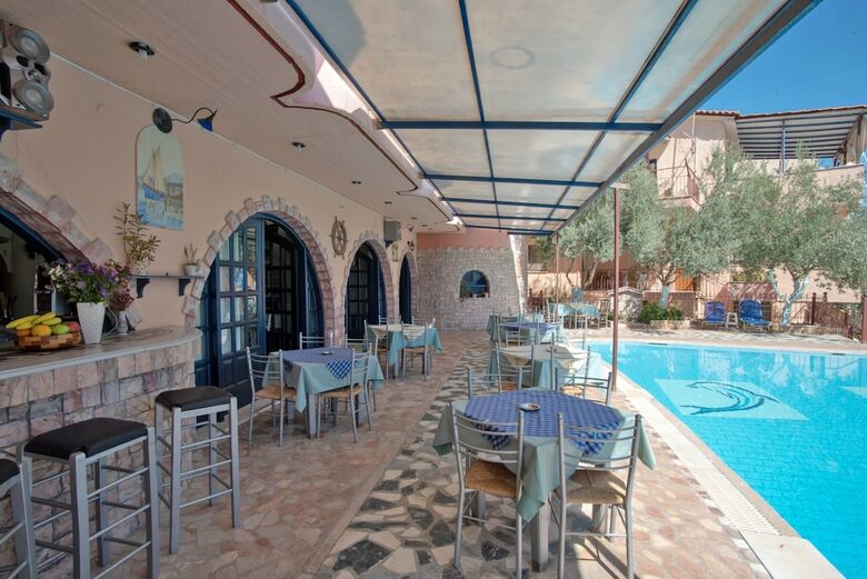 Kleoni Club Apartments