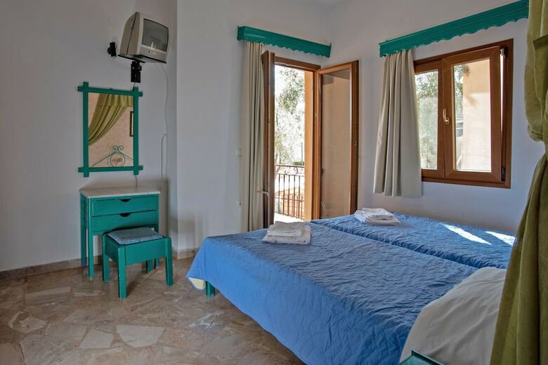 Kleoni Club Apartments