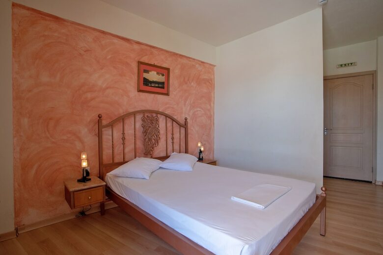 Kleoni Club Apartments