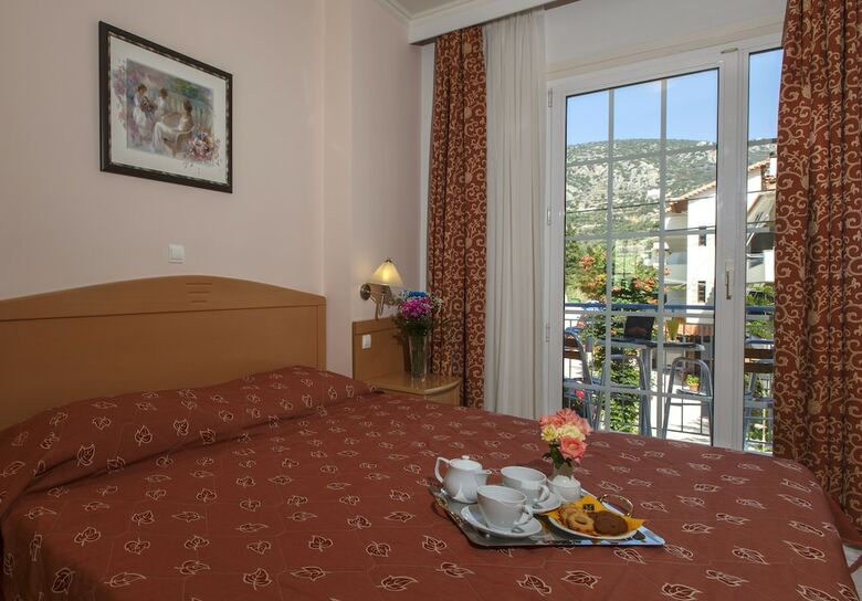 Hotel Tolo