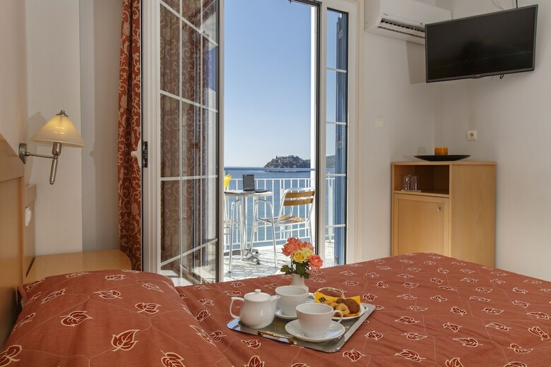 Hotel Tolo