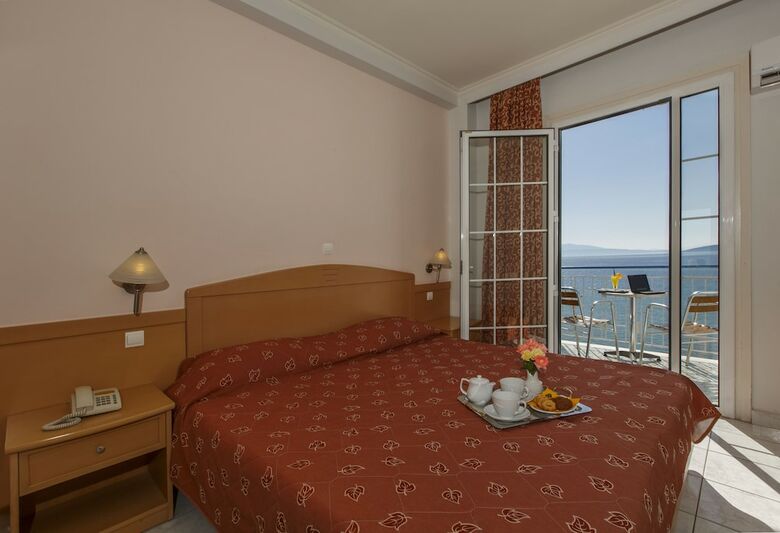 Hotel Tolo