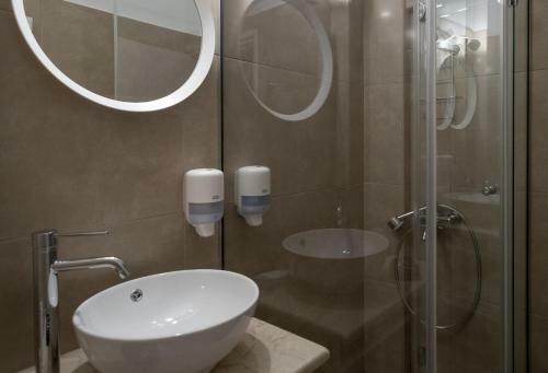 Hostal Nelly's Hotel Apartments