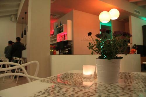 Hostal Nelly's Hotel Apartments