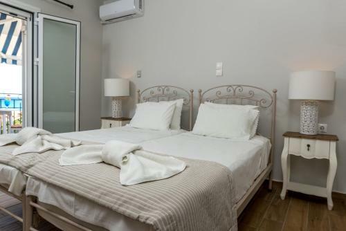 Thomatos Apartments Lourdas Beach