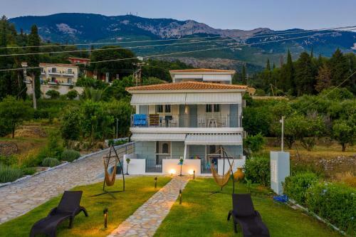 Thomatos Apartments Lourdas Beach