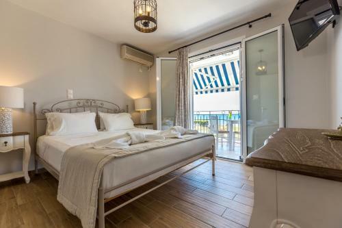 Thomatos Apartments Lourdas Beach