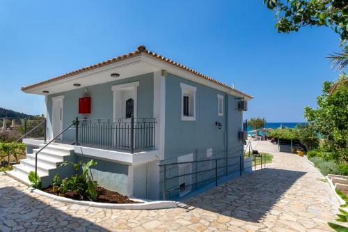 Thomatos Apartments Lourdas Beach