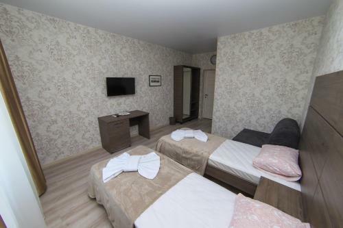 Hostal Elleon Guest House
