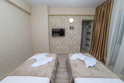 Hostal Elleon Guest House