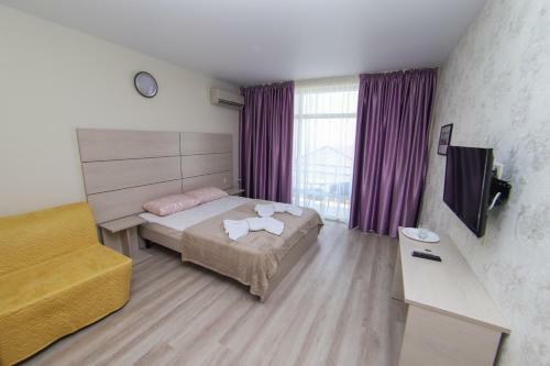 Hostal Elleon Guest House
