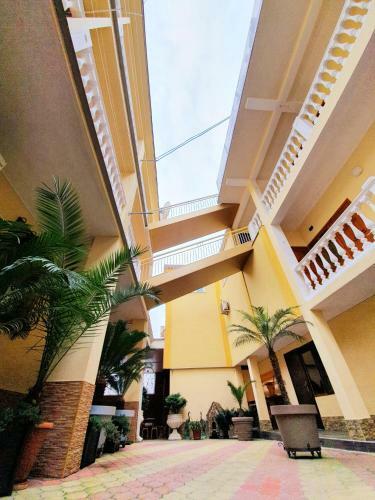 Hotel Loootel