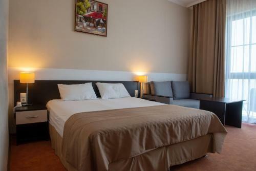 Hotel Golden Hills