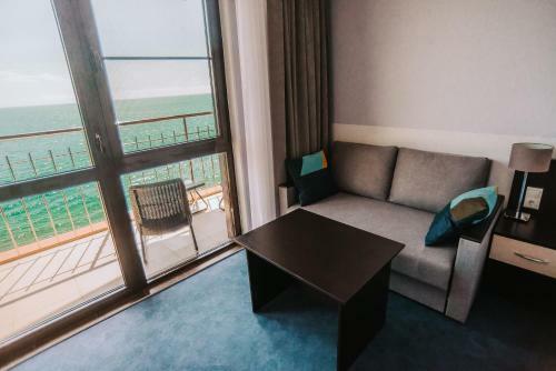 Hotel Golden Hills