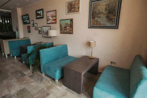 Hotel Golden Hills