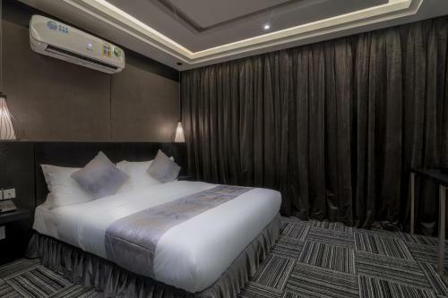South Hotel Suites