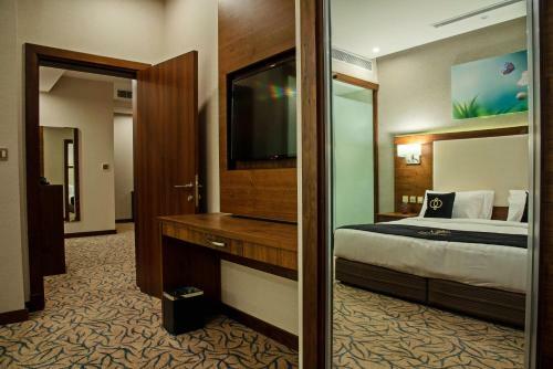 Emerald Hotel