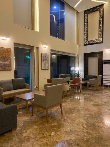 Hotel Lova Suites