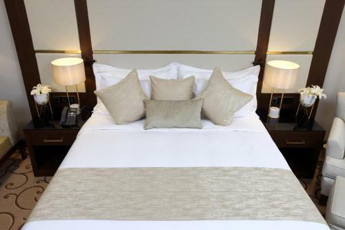 Vittori Palace Hotel And Residences