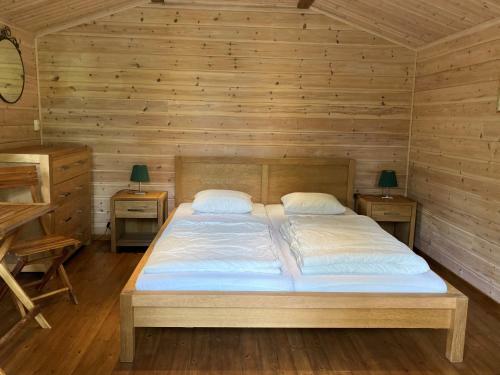 L�ngsj�n Stugor & Camping